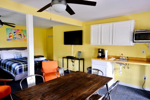 Dock House Inn - image 28