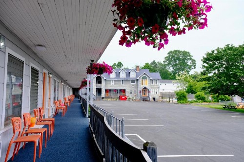 Dock House Inn - image 3