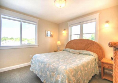 The Skylark Beach Inn - image 7