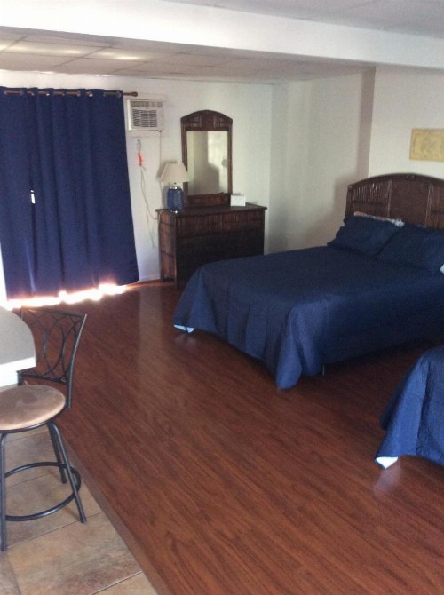 Atlantis Motel - image 22