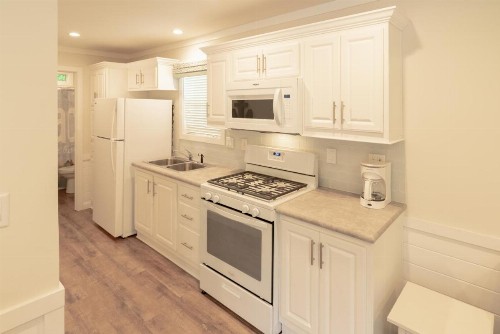 Hid'n Pines RV Resort - image 3