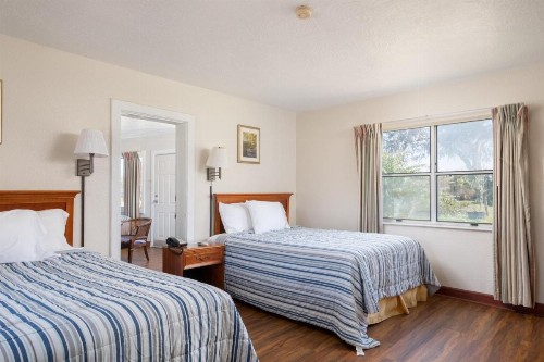 The Suwannee Gables Motel & Marina - image 2