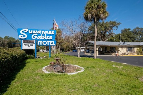 The Suwannee Gables Motel & Marina - image 22