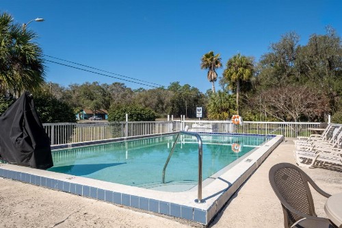 The Suwannee Gables Motel & Marina - image 30