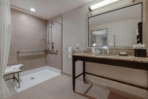 Hampton Inn & Suites Tampa Northwest/Oldsmar - image 16