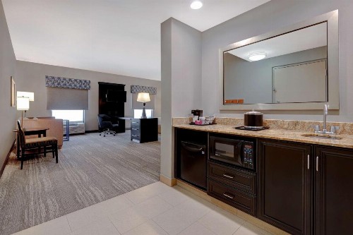 Hampton Inn & Suites Tampa Northwest/Oldsmar - image 19