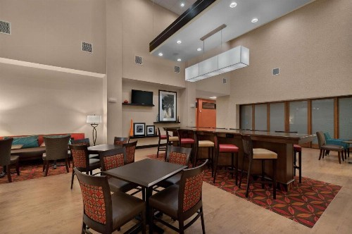 Hampton Inn & Suites Tampa Northwest/Oldsmar - image 4