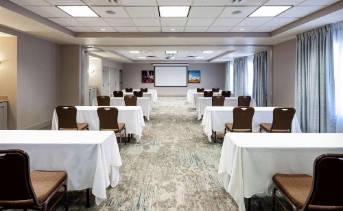 Hilton Garden Inn Omaha Downtown-Old Market Area - image 3