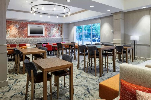 Hilton Garden Inn Omaha Downtown-Old Market Area - image 4