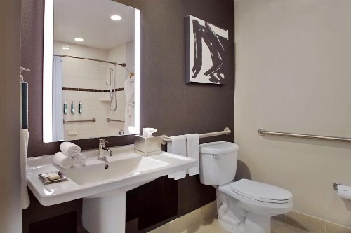 Hilton Omaha - image 29