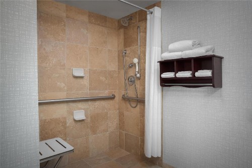 Hampton Inn & Suites Omaha-Downtown - image 16