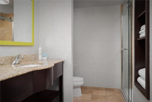 Hampton Inn & Suites Omaha-Downtown - image 25