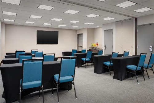 Hampton Inn & Suites Omaha-Downtown - image 34