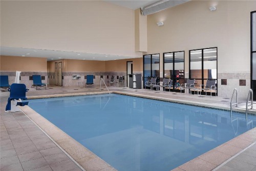 Hampton Inn & Suites Omaha-Downtown - image 8