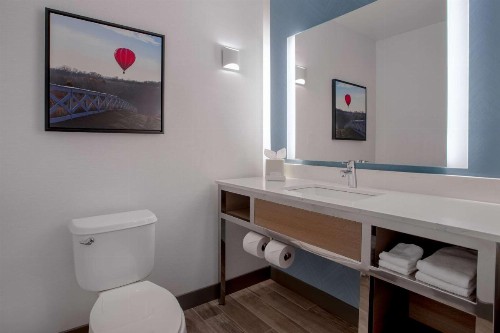 Hilton Garden Inn Omaha West - image 37
