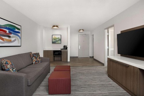 Hilton Garden Inn Omaha West - image 47