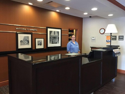 Newly Renovated Hampton Inn Omaha West Lakeside - image 12