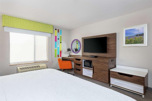 Newly Renovated Hampton Inn Omaha West Lakeside - image 15