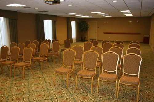 Newly Renovated Hampton Inn Omaha West Lakeside - image 32
