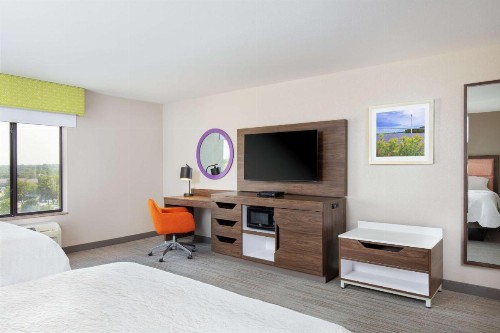 Newly Renovated Hampton Inn Omaha West Lakeside - image 38