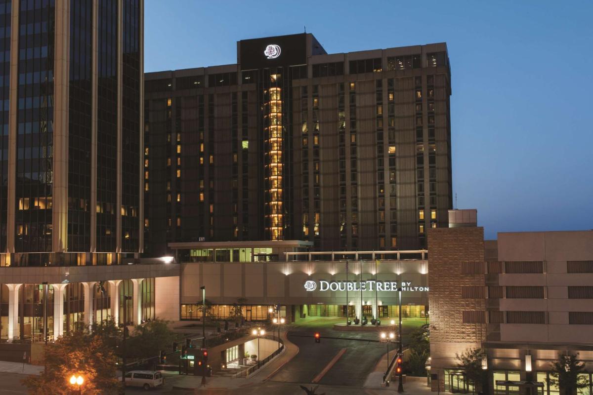 DoubleTree by Hilton Hotel & Executive Meeting Center Omaha-Downtown - main image