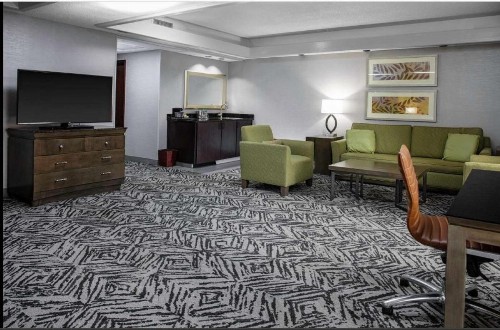 DoubleTree by Hilton Hotel & Executive Meeting Center Omaha-Downtown - image 24