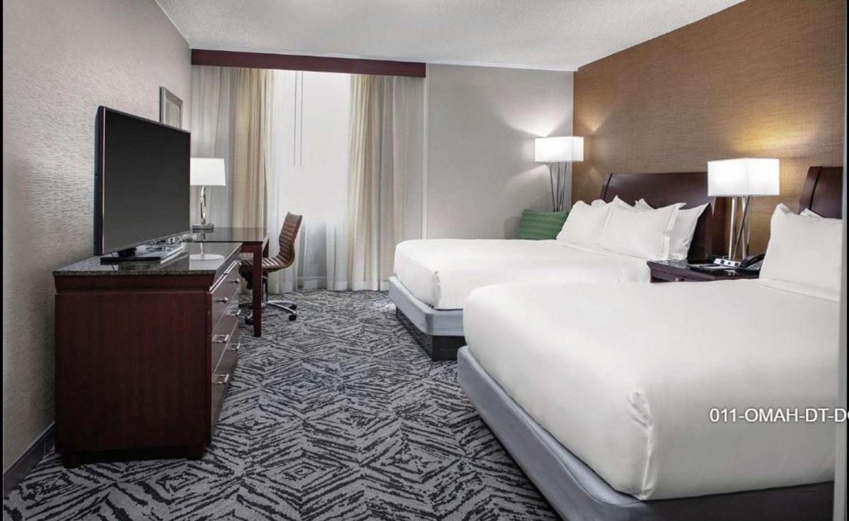 DoubleTree by Hilton Hotel & Executive Meeting Center Omaha-Downtown - image 3