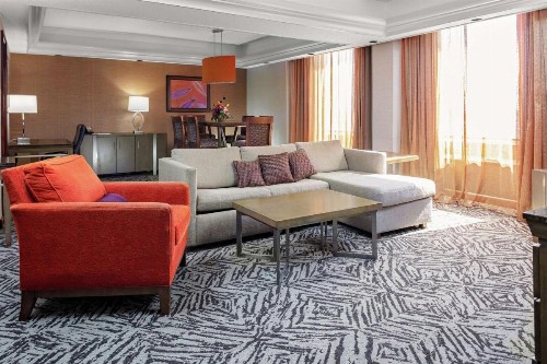 DoubleTree by Hilton Hotel & Executive Meeting Center Omaha-Downtown - image 4