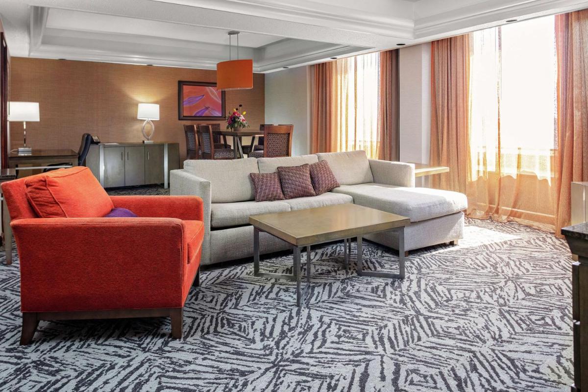 DoubleTree by Hilton Hotel & Executive Meeting Center Omaha-Downtown - image 4