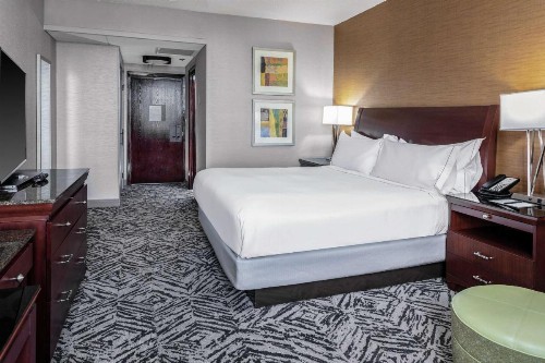DoubleTree by Hilton Hotel & Executive Meeting Center Omaha-Downtown - image 40