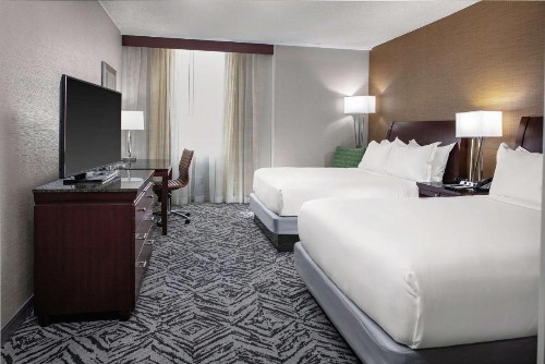 DoubleTree by Hilton Hotel & Executive Meeting Center Omaha-Downtown - image 43