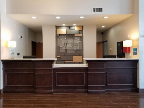 Holiday Inn Express Hotel & Suites Omaha West an IHG Hotel - image 32
