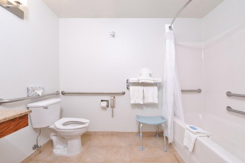 Holiday Inn Express Hotel & Suites Omaha West an IHG Hotel - image 36