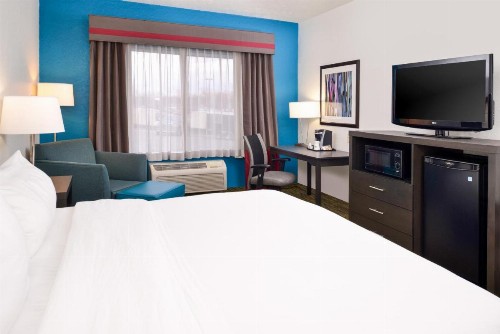 Holiday Inn Express Hotel & Suites Omaha West an IHG Hotel - image 40