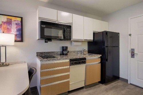 MainStay Suites Omaha Old Mill - image 16
