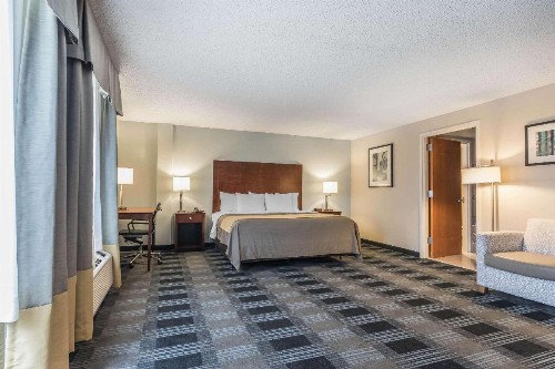 Comfort Inn SW Omaha I-80 - image 18