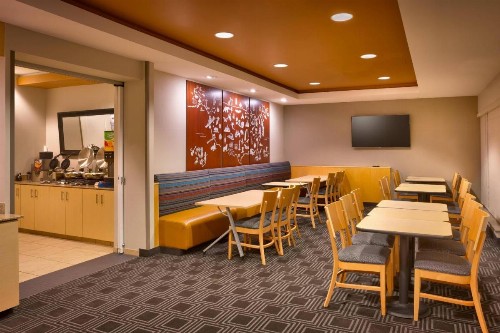 TownePlace Suites Omaha West - image 4
