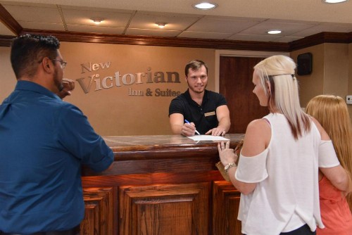 New Victorian Inn & Suites Omaha - image 11
