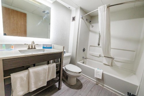 New Victorian Inn & Suites Omaha - image 13