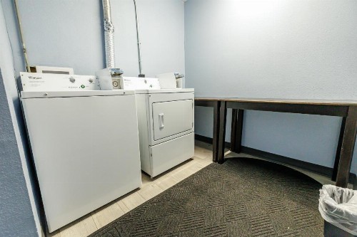 New Victorian Inn & Suites Omaha - image 14