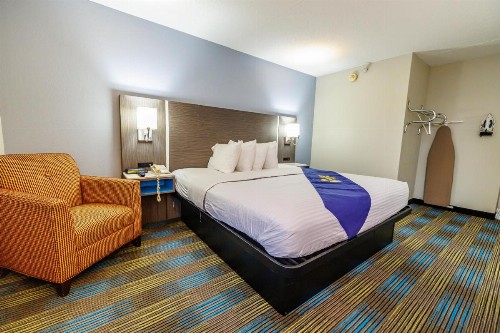 New Victorian Inn & Suites Omaha - image 2