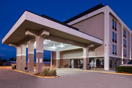 New Victorian Inn & Suites Omaha - image 7