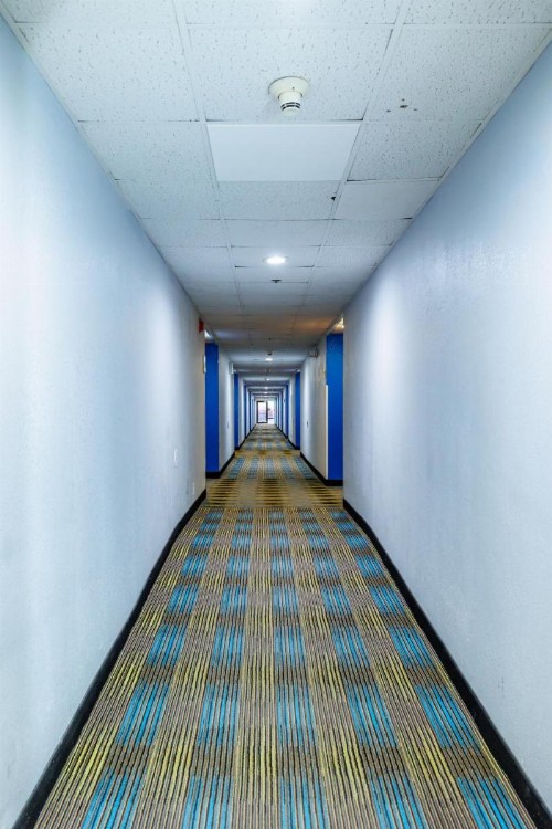 New Victorian Inn & Suites Omaha - image 9
