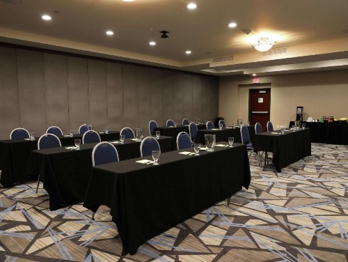 Doubletree By Hilton Omaha Southwest Ne - image 21
