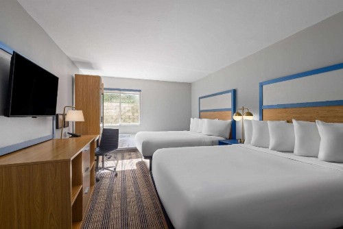Comfort Inn at the Zoo Omaha - image 24