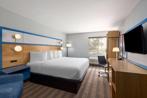 Comfort Inn at the Zoo Omaha - image 39