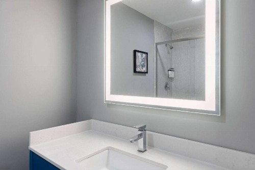 Comfort Inn at the Zoo Omaha - image 40