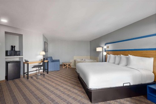 Comfort Inn at the Zoo Omaha - image 42