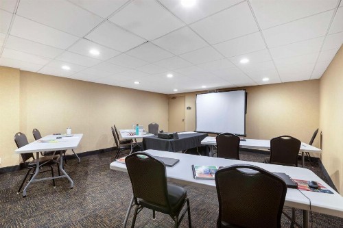 Best Western Plus Midwest Inn - image 24