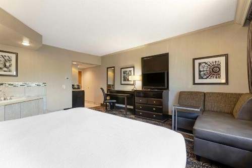 Best Western Plus Midwest Inn - image 26